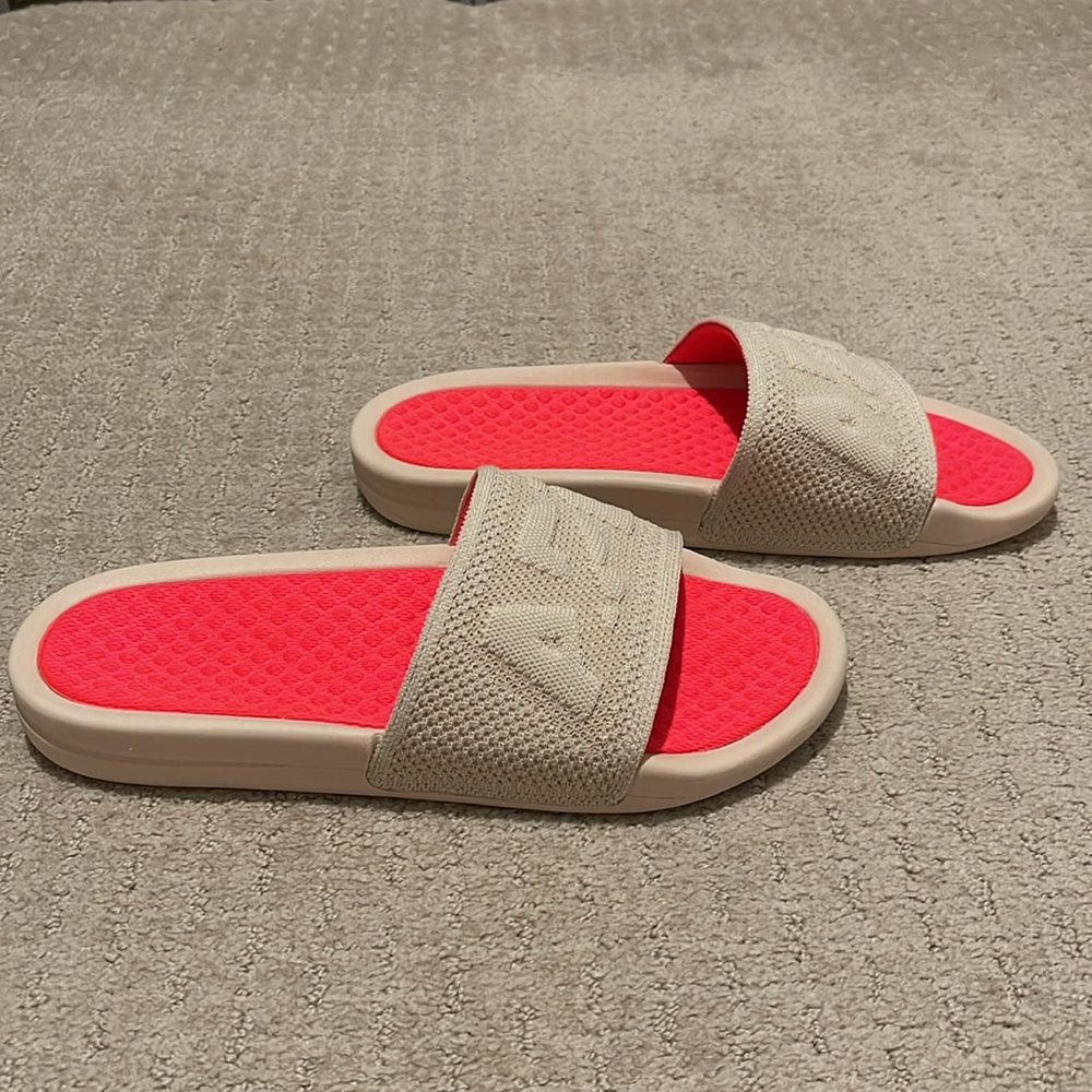 Apl Techloom Slides Size 10. Magenta/Beach. New. … - image 6